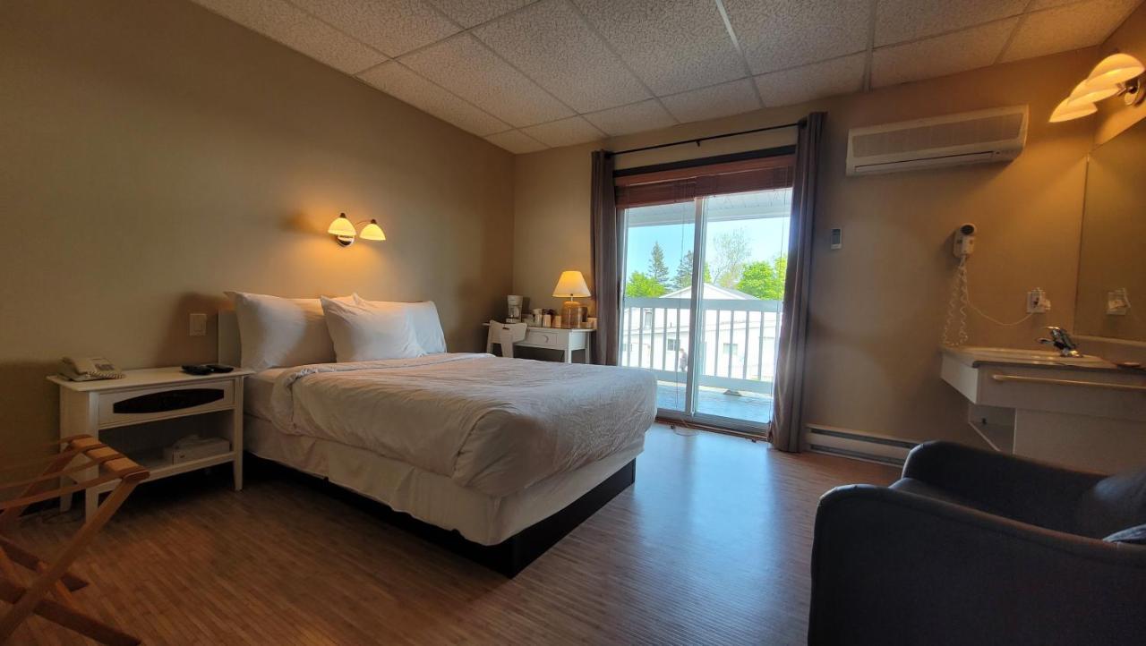 Hotel Aquamer Carleton-sur-Mer Eksteriør billede
